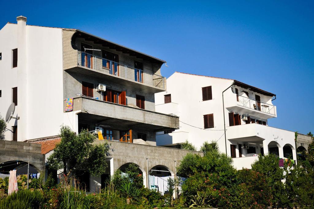 Apartments Adrialuka Dubrava  Exterior photo